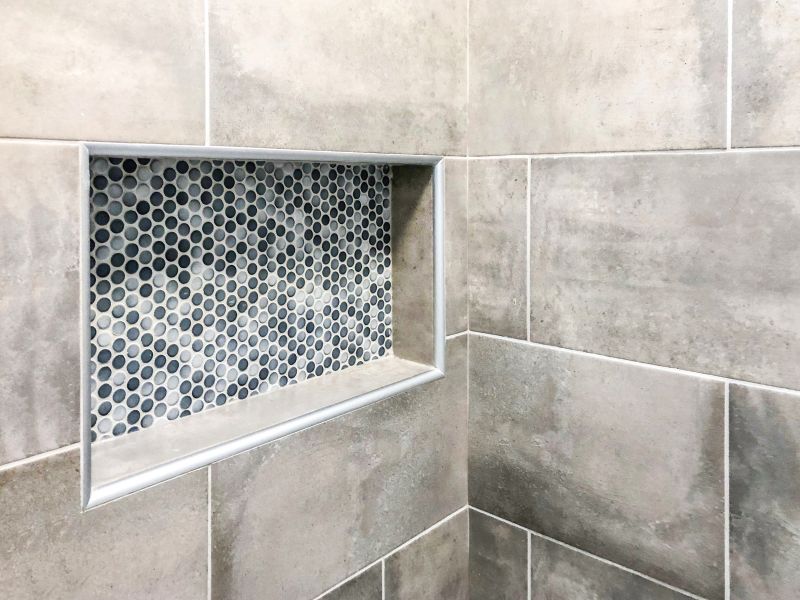 Corner Shower with Niche